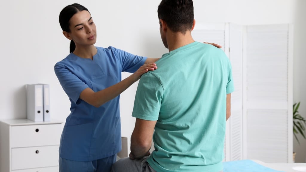 How Is Shoulder Tendonitis Treated